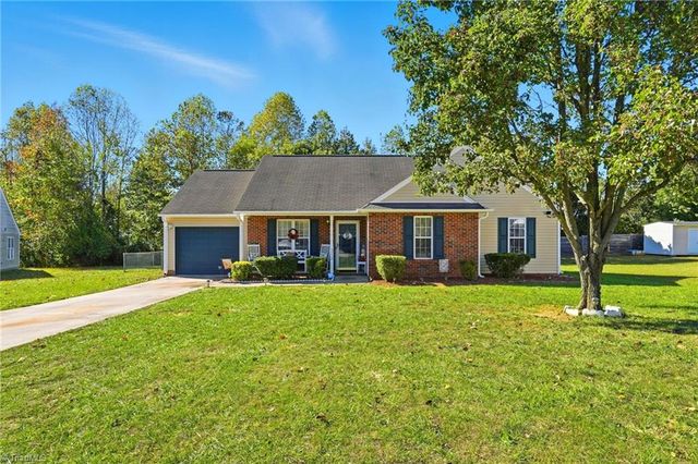 3772 Cheshire Place Court, Winston-salem, NC 27106