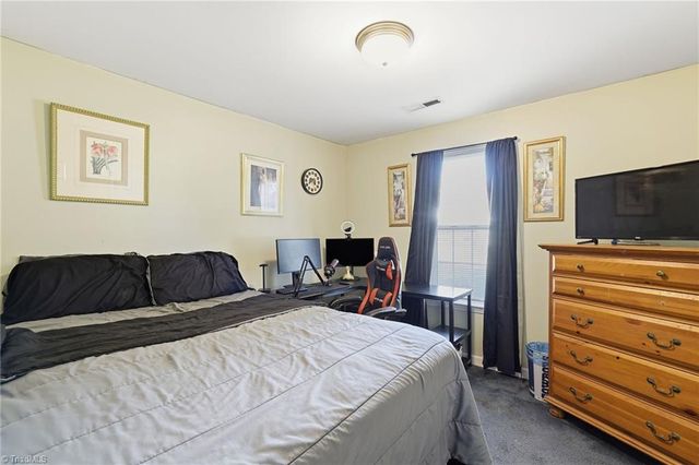 3772 Cheshire Place Court, Winston-salem, NC 27106