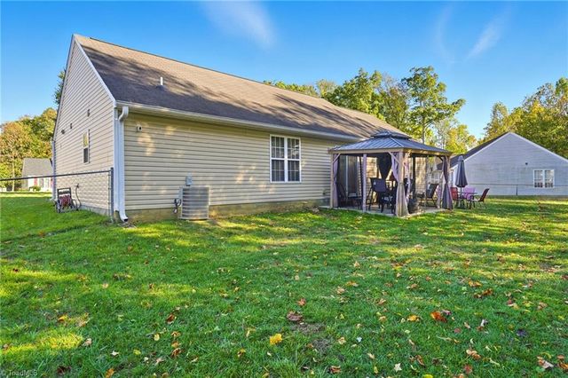 3772 Cheshire Place Court, Winston-salem, NC 27106