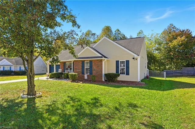 3772 Cheshire Place Court, Winston-salem, NC 27106