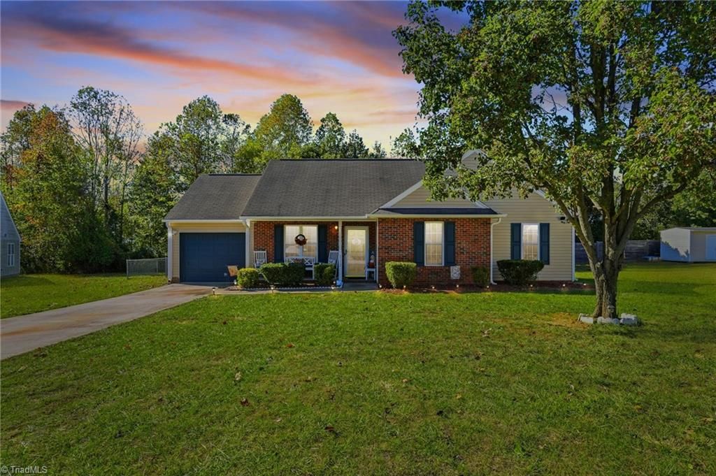 3772 Cheshire Place Court, Winston-salem, NC 27106