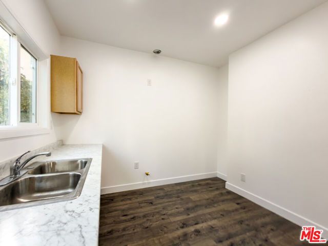 908 S Normandie Avenue 8, Los Angeles, CA 90006