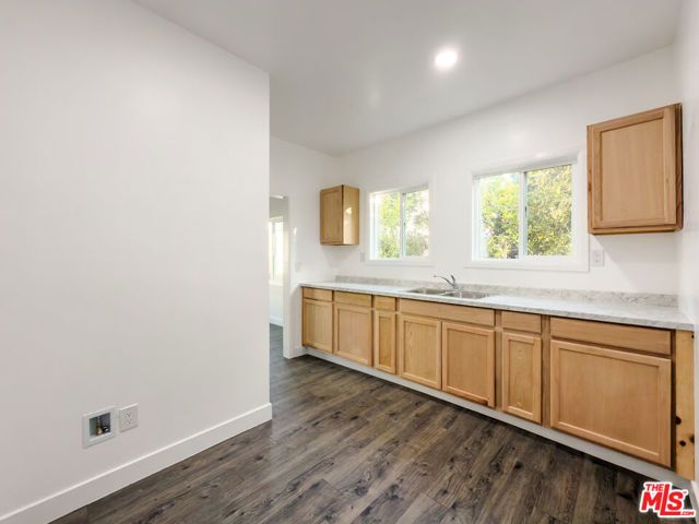 908 S Normandie Avenue 8, Los Angeles, CA 90006