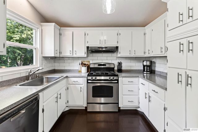9130 Sahler Street, Omaha, NE 68134