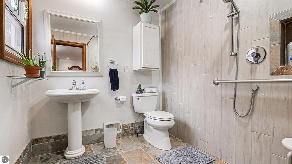 Image 7 of property listing at 215 Dearing Drive, Shepherd, MI 48883