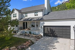 10927 S LOSTWOOD DR, Sandy, UT 84092