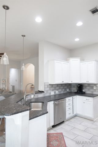 9212 CRESCENT LODGE Circle, Pike Road, AL 36064