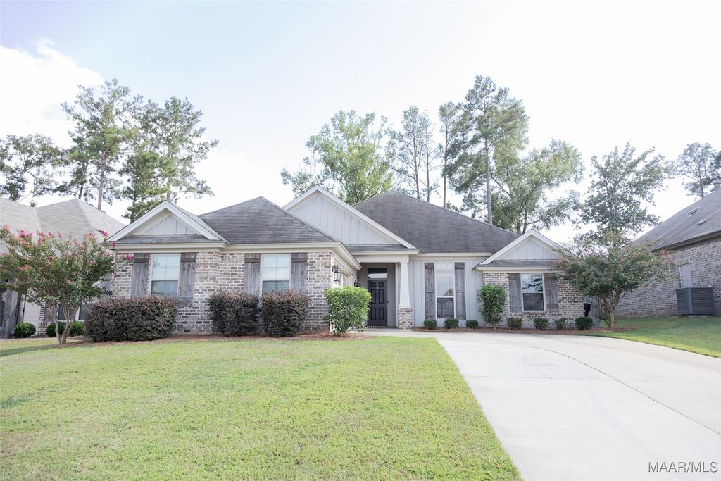 9212 CRESCENT LODGE Circle, Pike Road, AL 36064