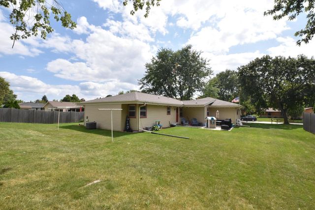6928 W Imperial DRIVE, Franklin, WI 53132