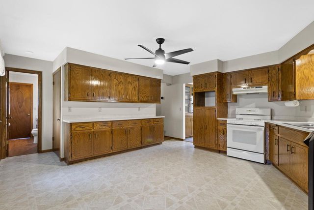 6928 W Imperial DRIVE, Franklin, WI 53132