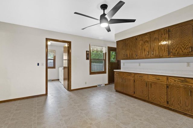 6928 W Imperial DRIVE, Franklin, WI 53132