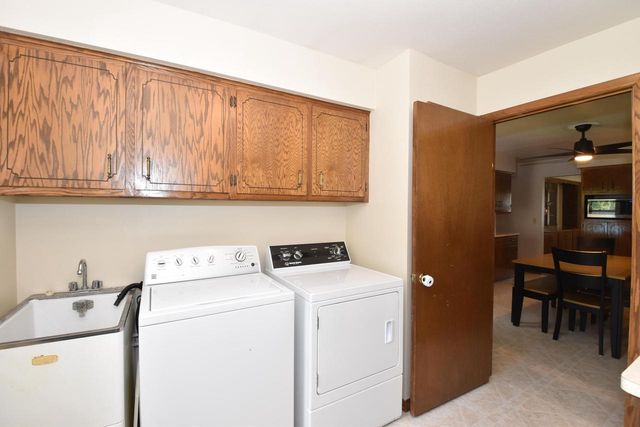 6928 W Imperial DRIVE, Franklin, WI 53132