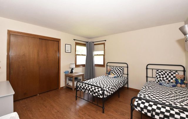6928 W Imperial DRIVE, Franklin, WI 53132