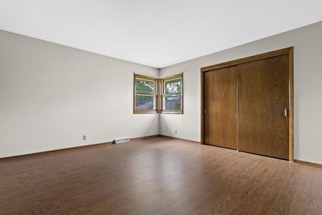 6928 W Imperial DRIVE, Franklin, WI 53132
