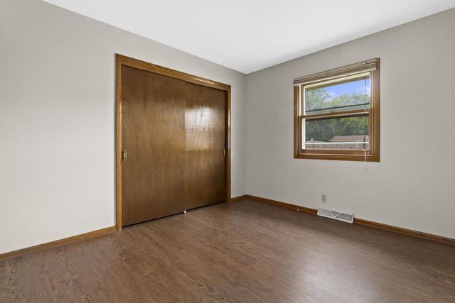 6928 W Imperial DRIVE, Franklin, WI 53132