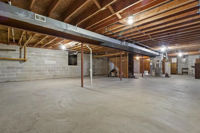 6928 W Imperial DRIVE, Franklin, WI 53132