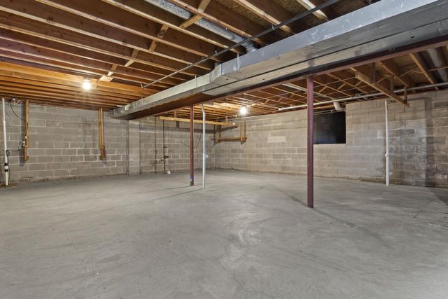 6928 W Imperial DRIVE, Franklin, WI 53132