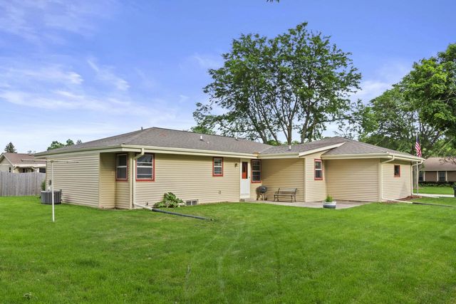 6928 W Imperial DRIVE, Franklin, WI 53132