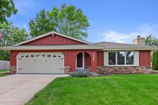 6928 Imperial DRIVE, Franklin, WI 53132