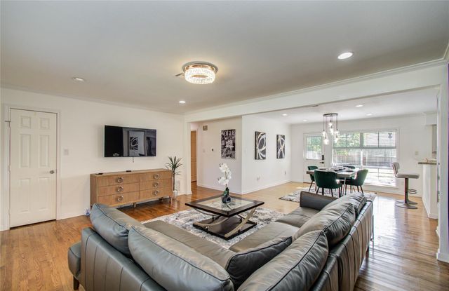 5329 Pagewood Lane, Houston, TX 77056