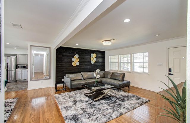 5329 Pagewood Lane, Houston, TX 77056