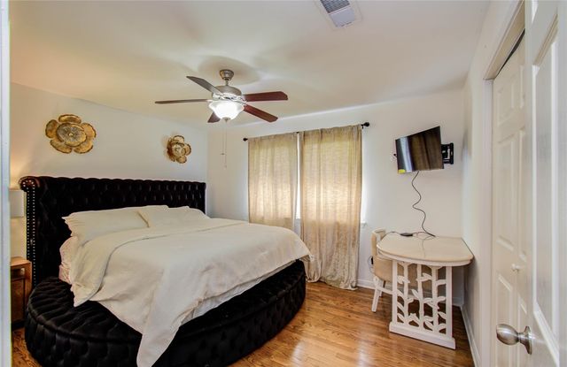 5329 Pagewood Lane, Houston, TX 77056