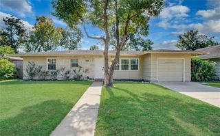 5329 Pagewood Lane, Houston, TX 77056