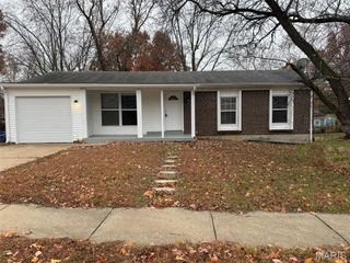 12113 La Padera Lane, Florissant, MO 63033