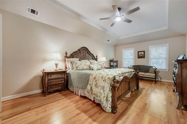 245 Emily Drive SW, Lilburn, GA 30047