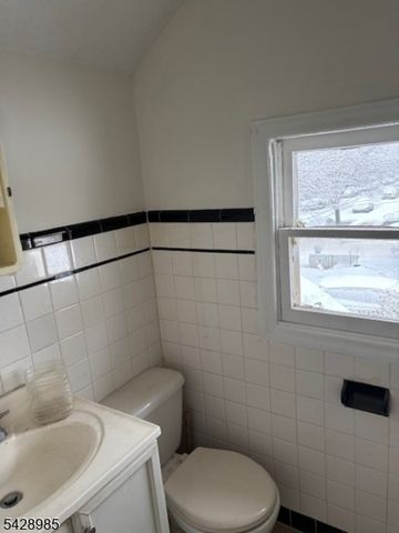 327 Washington St, Rahway City, NJ 07065