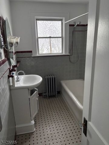 327 Washington St, Rahway City, NJ 07065