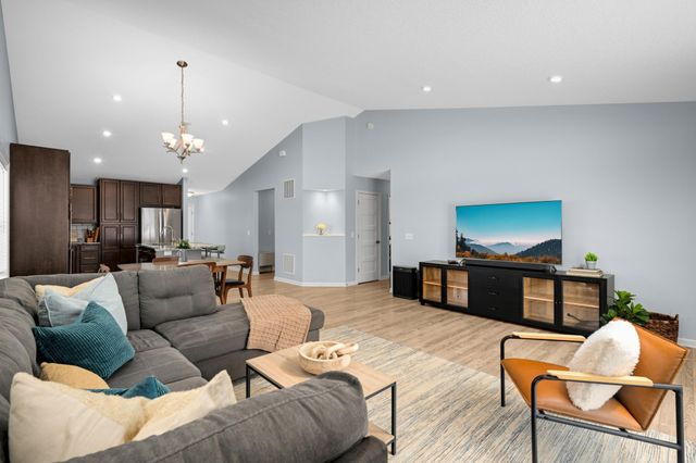 13801 Apollo Avenue, Rosemount, MN 55068