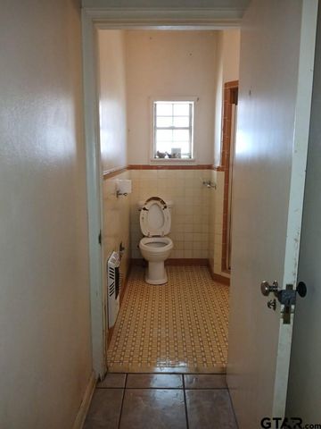 101 N Alabama St, Troup, TX 75789