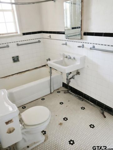 101 N Alabama St, Troup, TX 75789