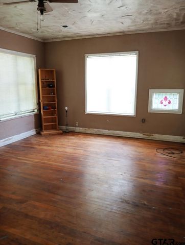 101 N Alabama St, Troup, TX 75789