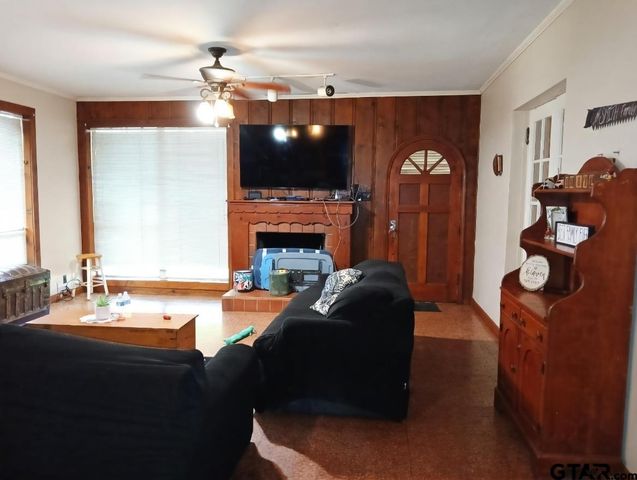 101 N Alabama St, Troup, TX 75789