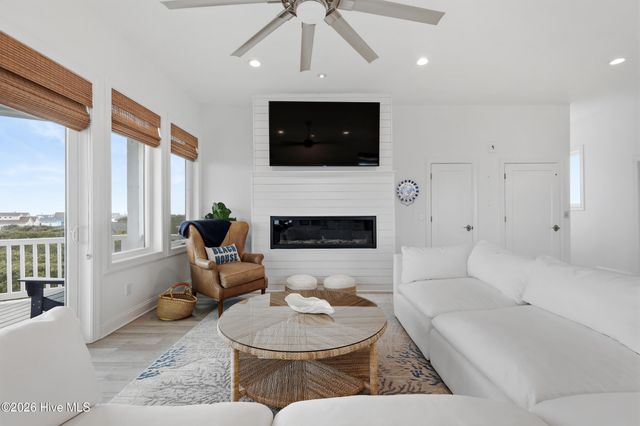 108 Sea Urchin Court, Holly Ridge, NC 28445