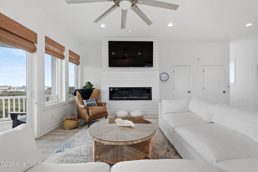 Image 13 of property listing at 108 Sea Urchin Court, Holly Ridge, NC 28445