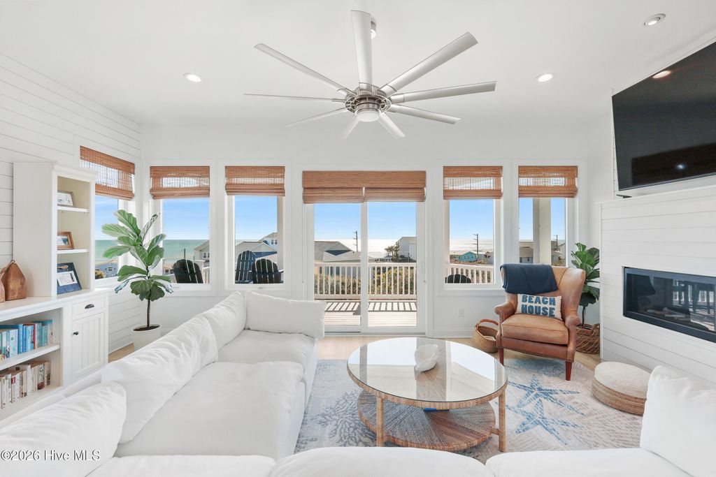 Image 6 of property listing at 108 Sea Urchin Court, Holly Ridge, NC 28445