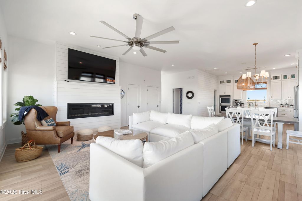 Image 7 of property listing at 108 Sea Urchin Court, Holly Ridge, NC 28445