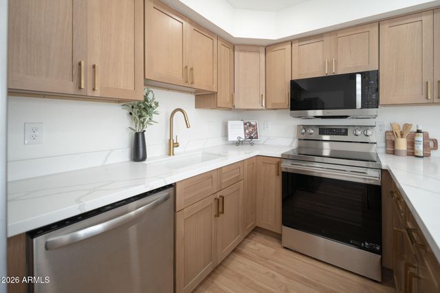 2121 S PENNINGTON Street 22, Mesa, AZ 85202