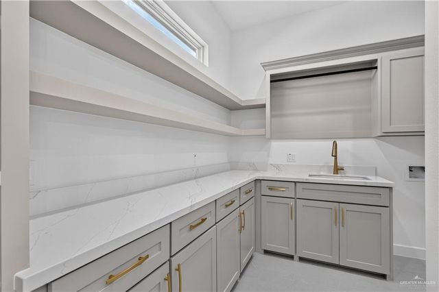 8019 N 49th Lane, Mcallen, TX 78504