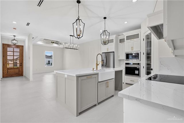 8019 N 49th Lane, Mcallen, TX 78504