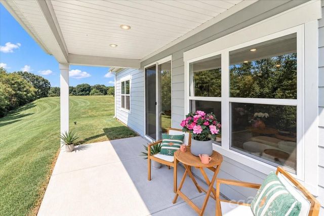 111 Honeycomb Court, Statesville, NC 28625