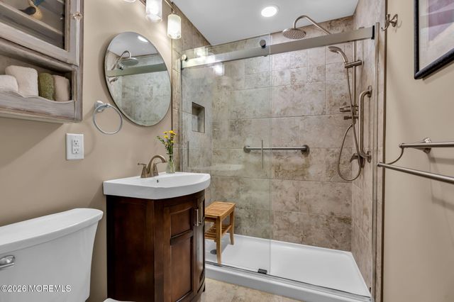 74 Southview Terrace N, Middletown, NJ 07748