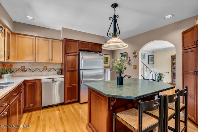 74 Southview Terrace N, Middletown, NJ 07748