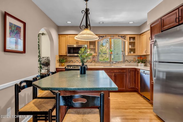 74 Southview Terrace N, Middletown, NJ 07748