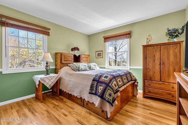 74 Southview Terrace N, Middletown, NJ 07748