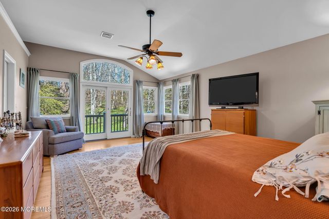 74 Southview Terrace N, Middletown, NJ 07748