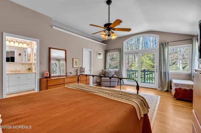 74 Southview Terrace N, Middletown, NJ 07748